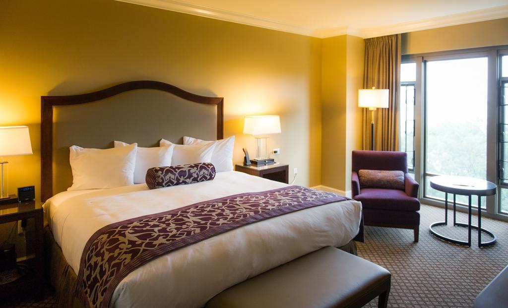 The Edgewater Hotel Мадисън Екстериор снимка