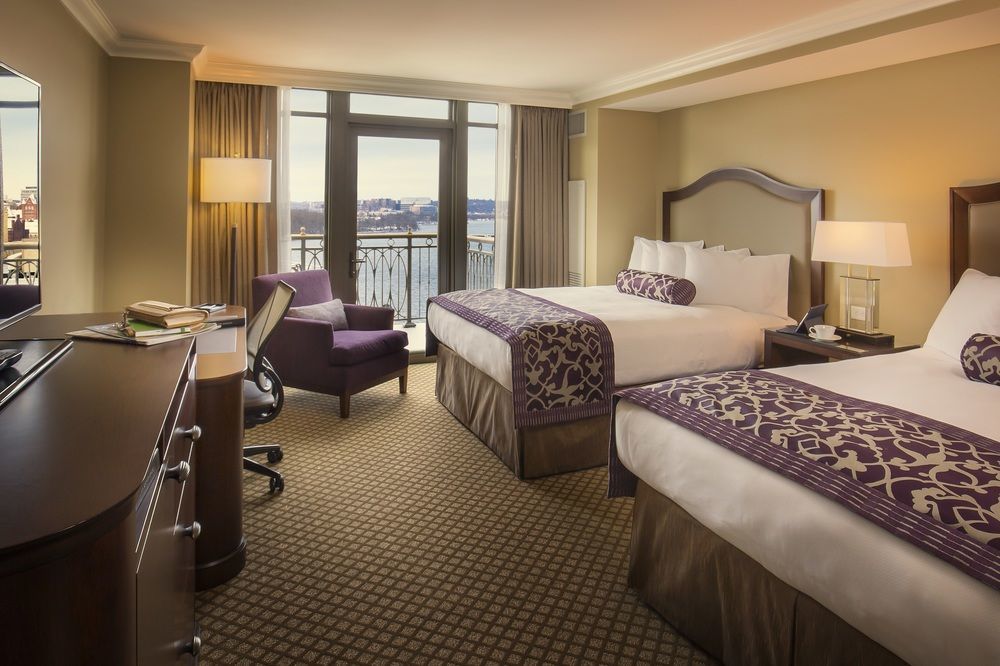 The Edgewater Hotel Мадисън Екстериор снимка