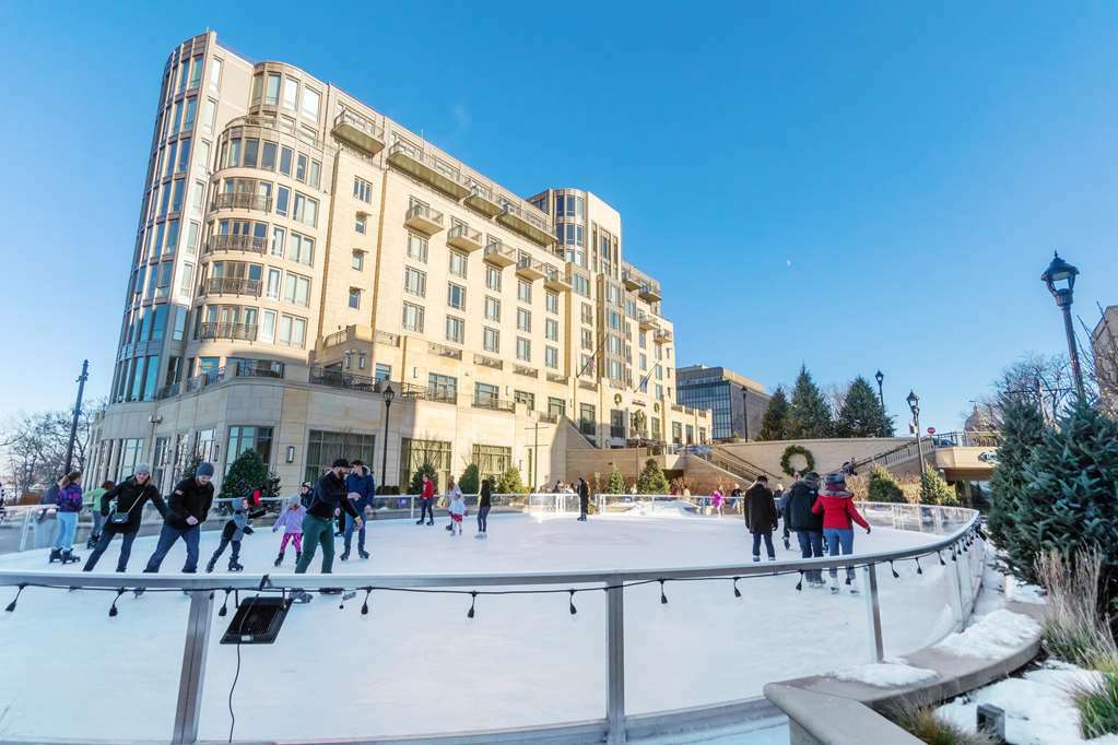 The Edgewater Hotel Мадисън Екстериор снимка