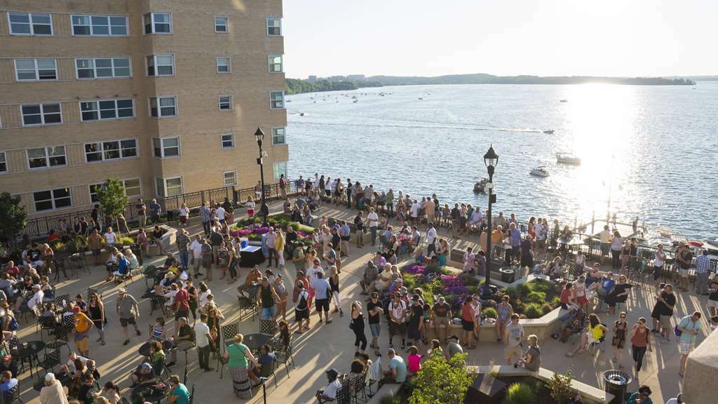 The Edgewater Hotel Мадисън Екстериор снимка